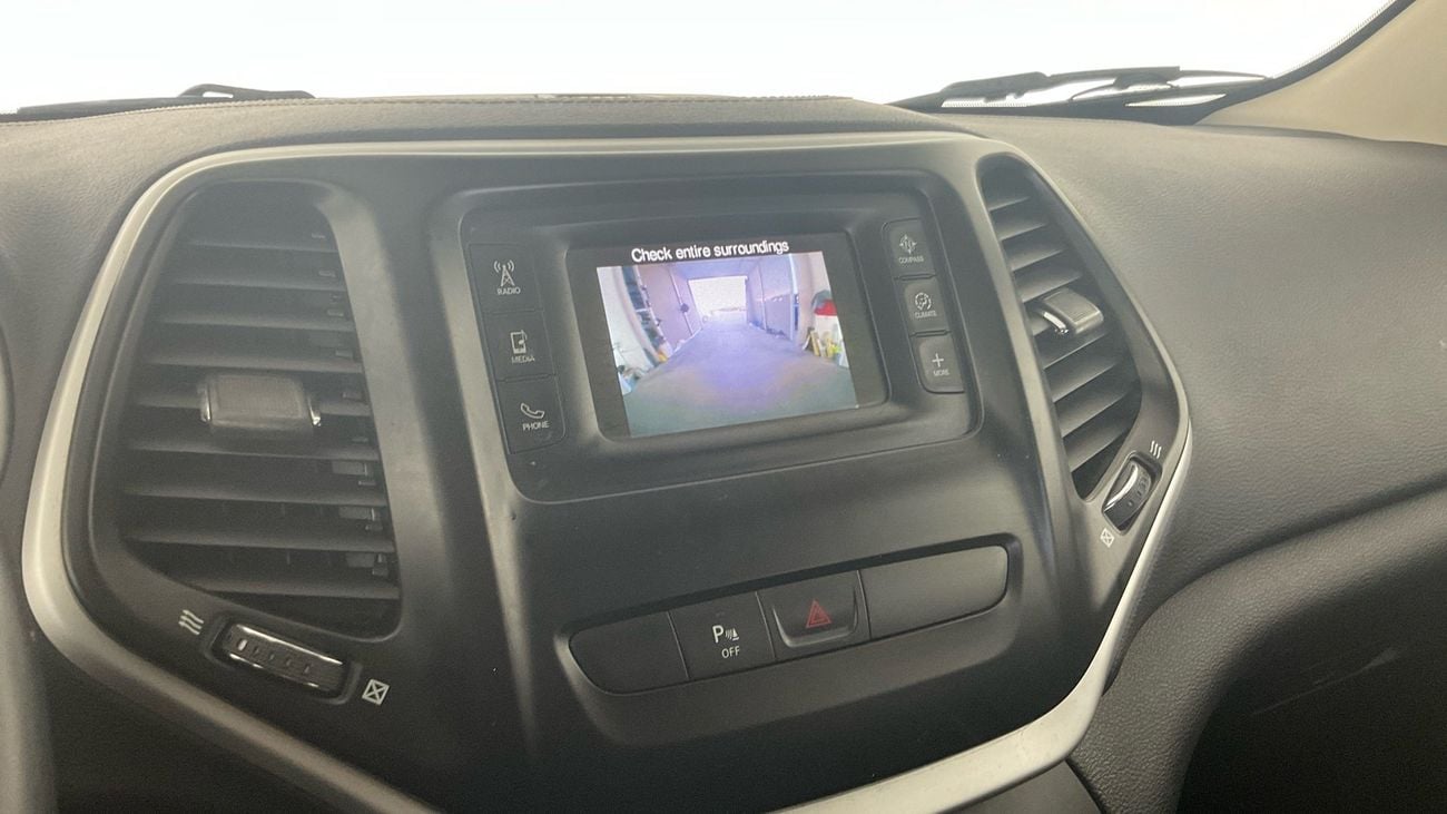 جيب شيروكي 3.2 SPORT X AUTO | شامل الضمان | 0 ﺪﻔﻋﺓ ﺃﻮﻟﻯ