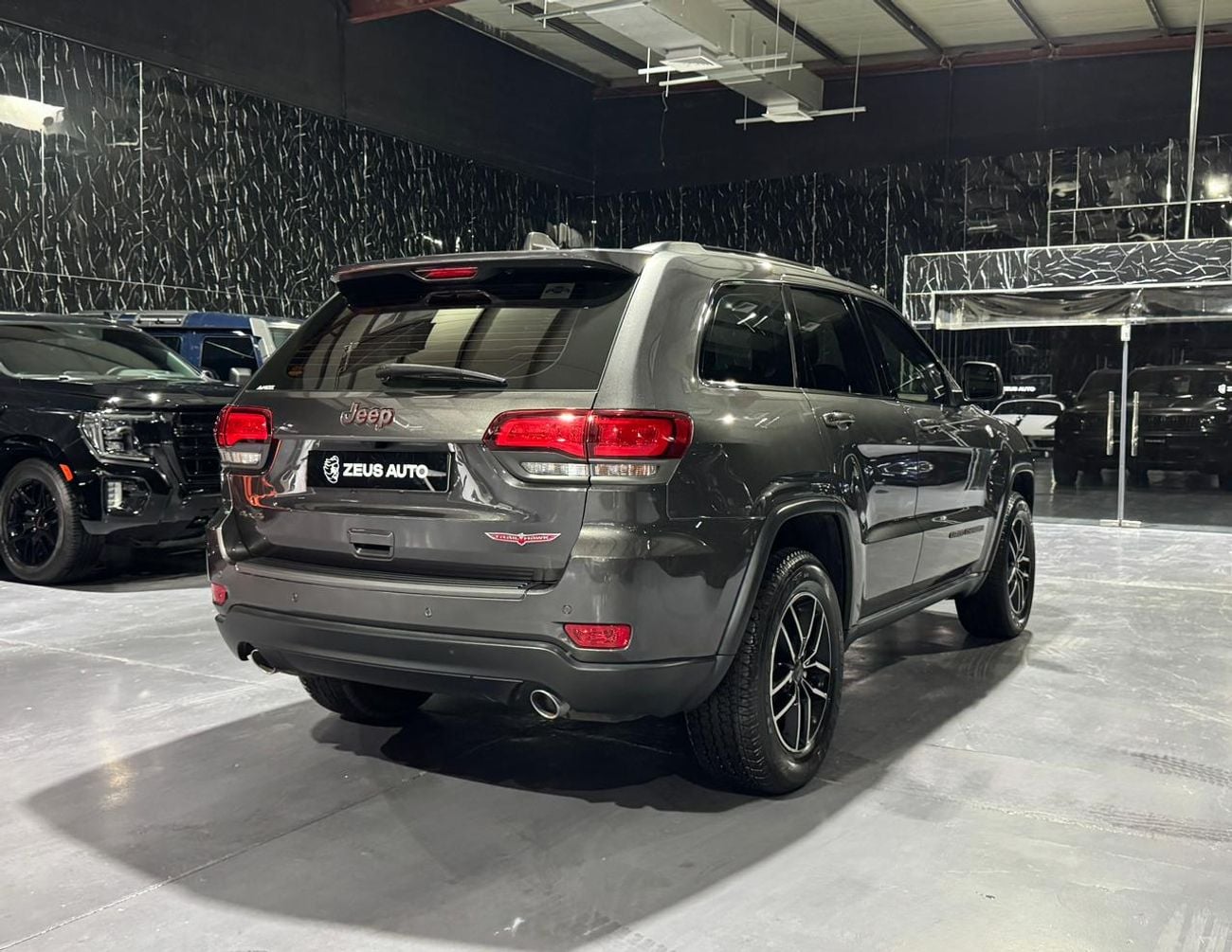 جيب جراند شيروكي Trailhawk 3.6L