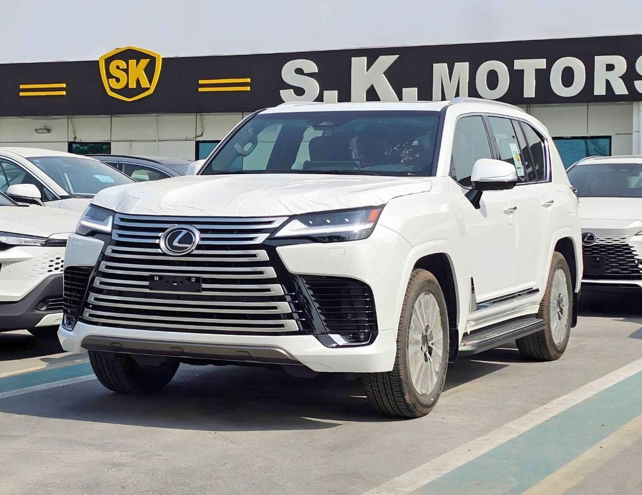 لكزس LX 500 MARK LEVINSON | 3.3L V6 DIESEL | RADAR | PWR WITH LEATHER SEATS / HEADS UP DISPLAY / FULL OPTION (CO