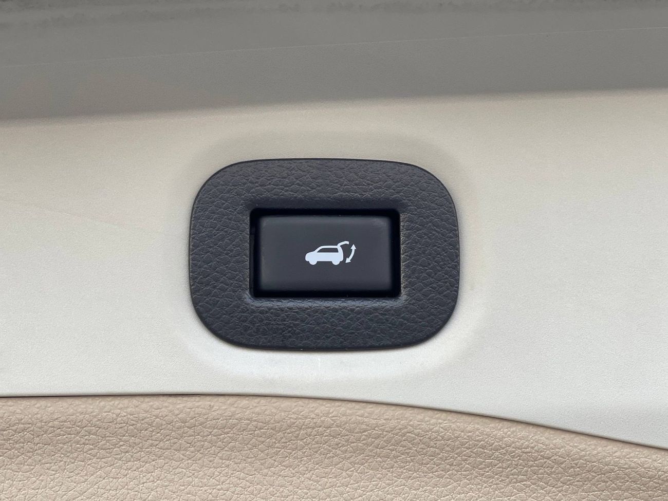 Nissan Rogue SV / 2.5 V4  / 360 CAMERA /KEYLESS ENTRY AND START / CLEAN AND SERVICED