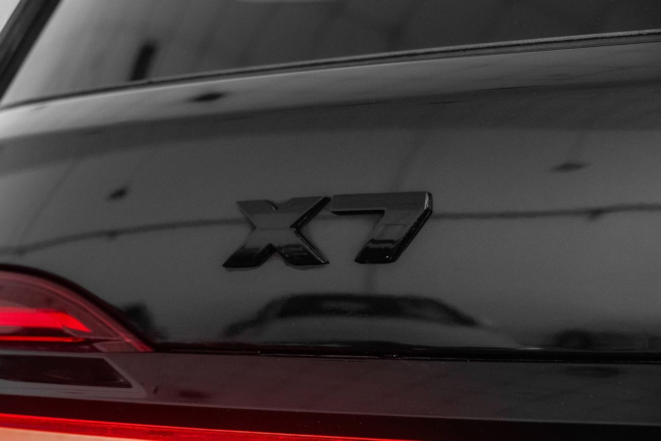 بي أم دبليو X7 M50i 4.4L (523 HP)