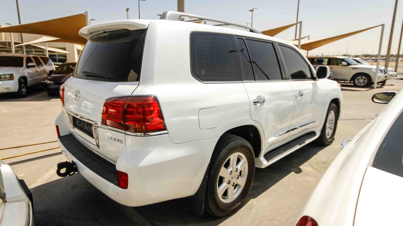Lexus LX570