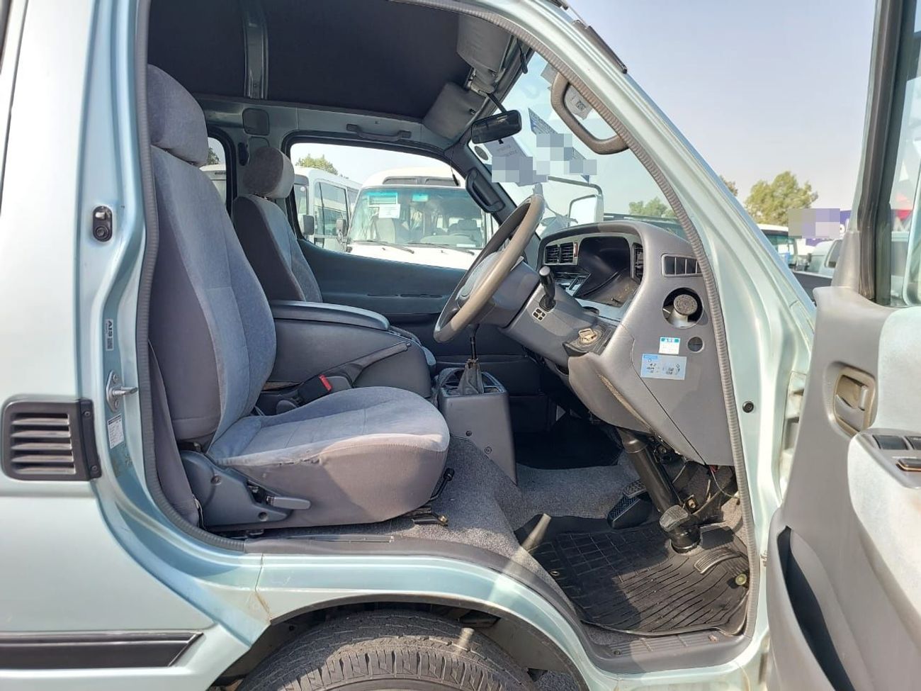 Toyota Hiace TOYOTA HIACE VAN RHD 2002 MODEL 2.4 L PETROL MANUAL(PM01410)