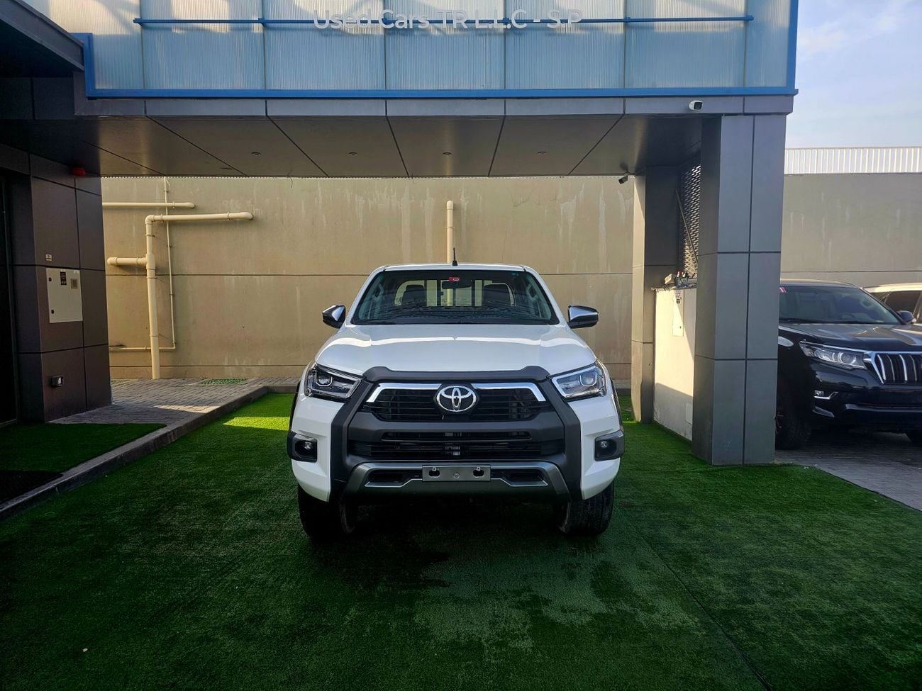 تويوتا هيلوكس PATROL/ AUTO GEAR/ WIDE BODY / AUTO WINDOWS / FULL OPTION