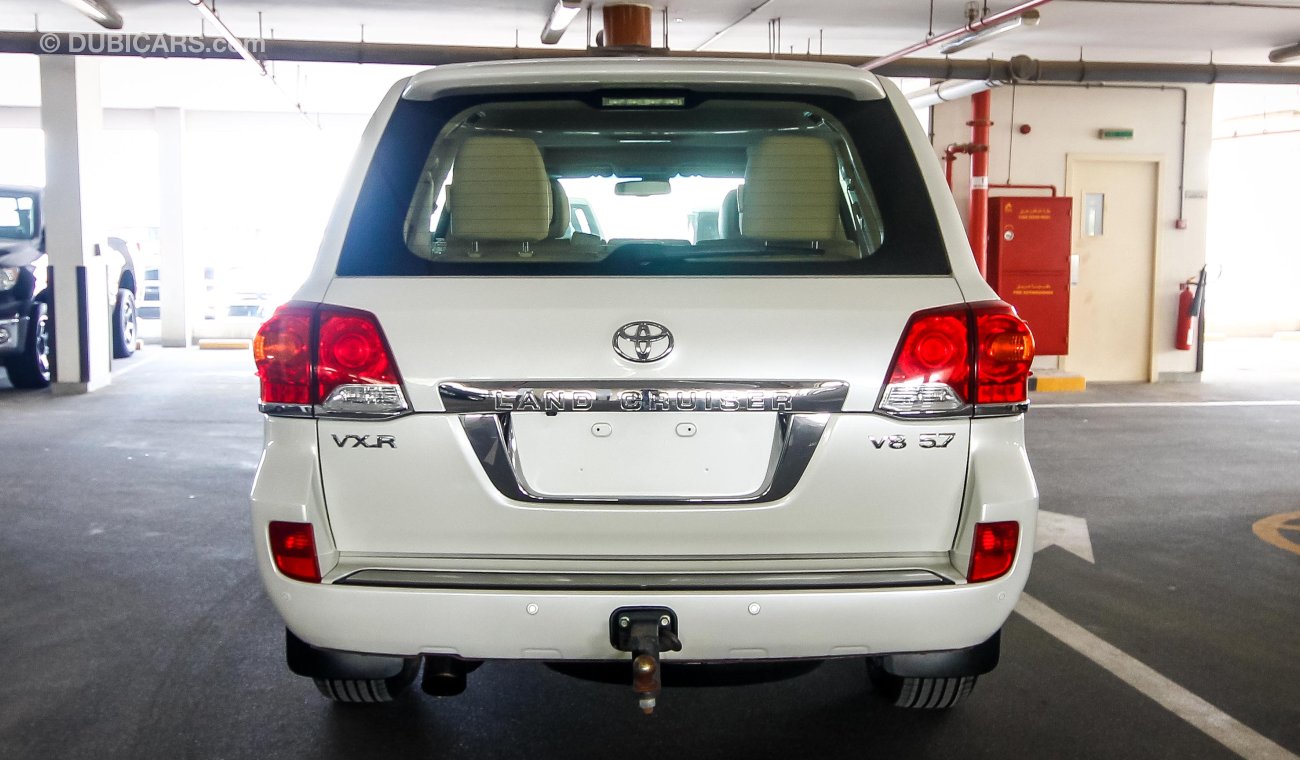 Toyota Land Cruiser VXR V8 5.7