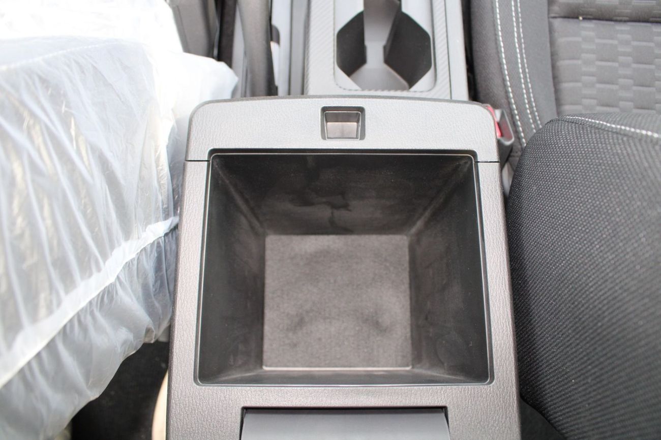 Mitsubishi L200 MITISUBISHI L200 2.4L DIESEL DOUBLE CAB 4WD GLS MANUAL