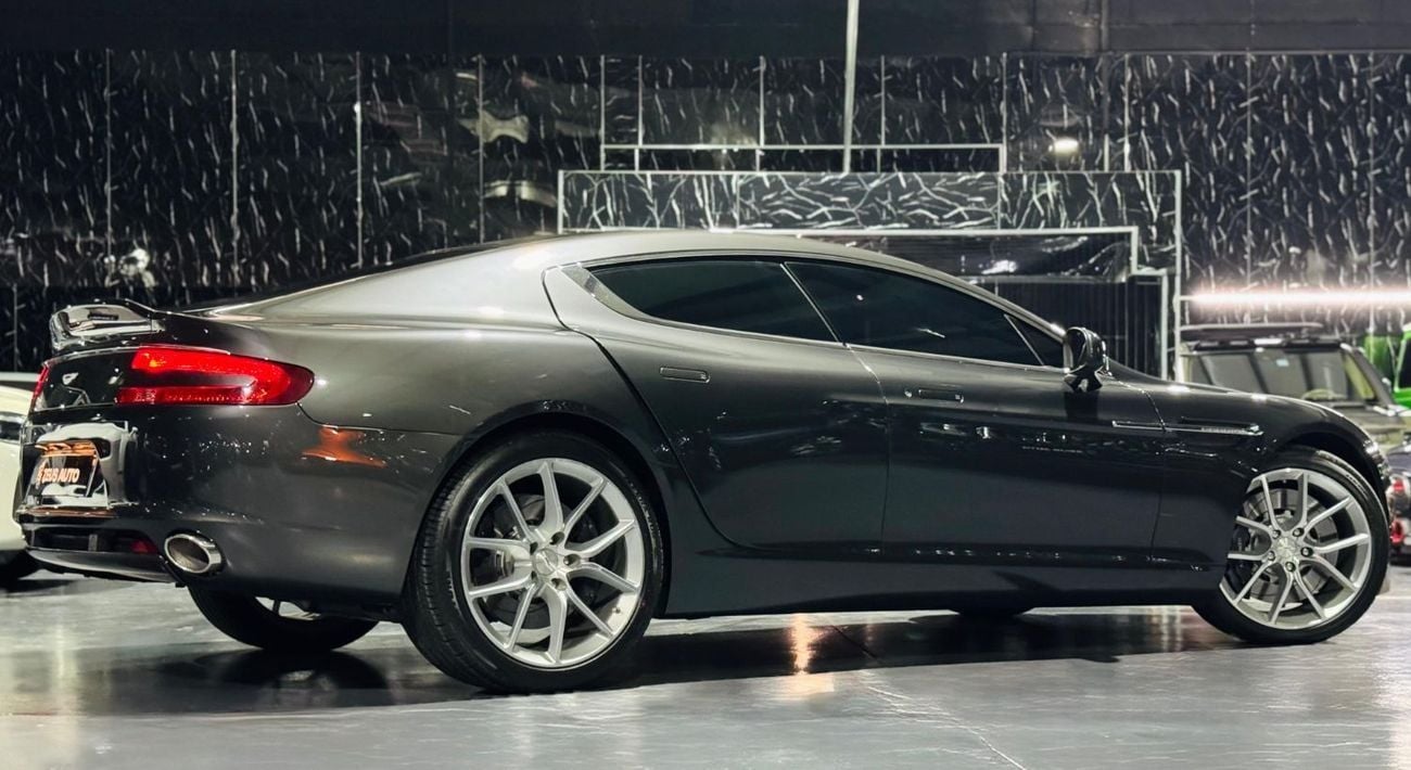 Aston Martin Rapide Std 6.0L 2017 Aston Martin Rapide V12, Very Low Kms, 552 HP, Excellent Condition, GCC