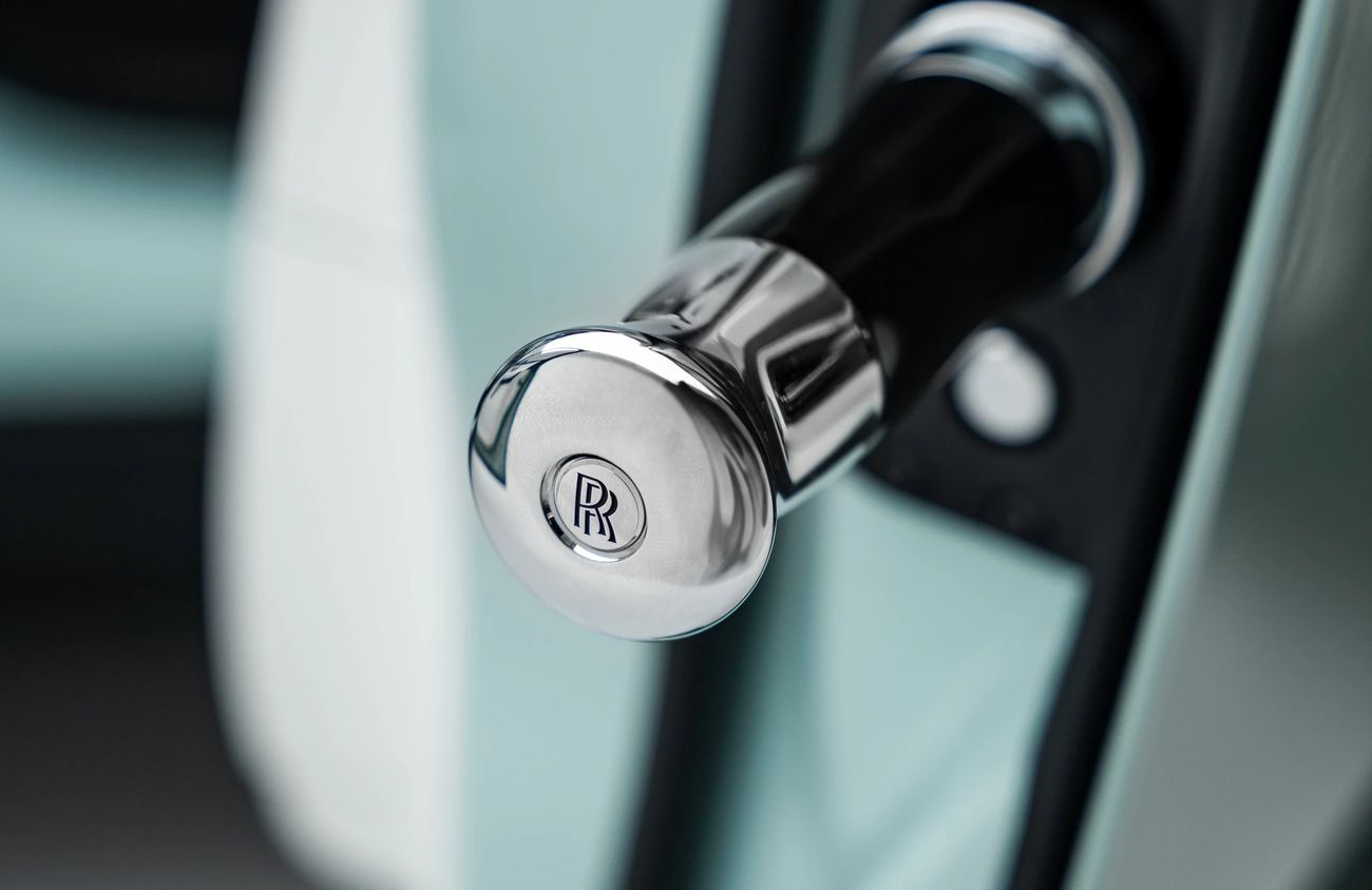 Rolls-Royce Cullinan 6.75L V12 Twin-Turbocharged Engine