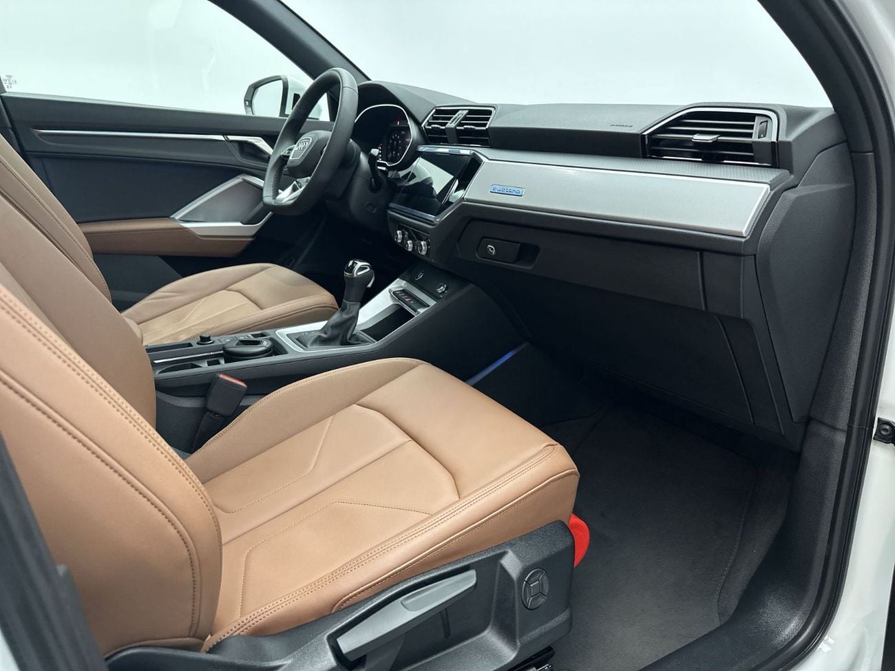 أودي Q3 40 TFSI quattro 2.0L Sportback (Ref# 50433)