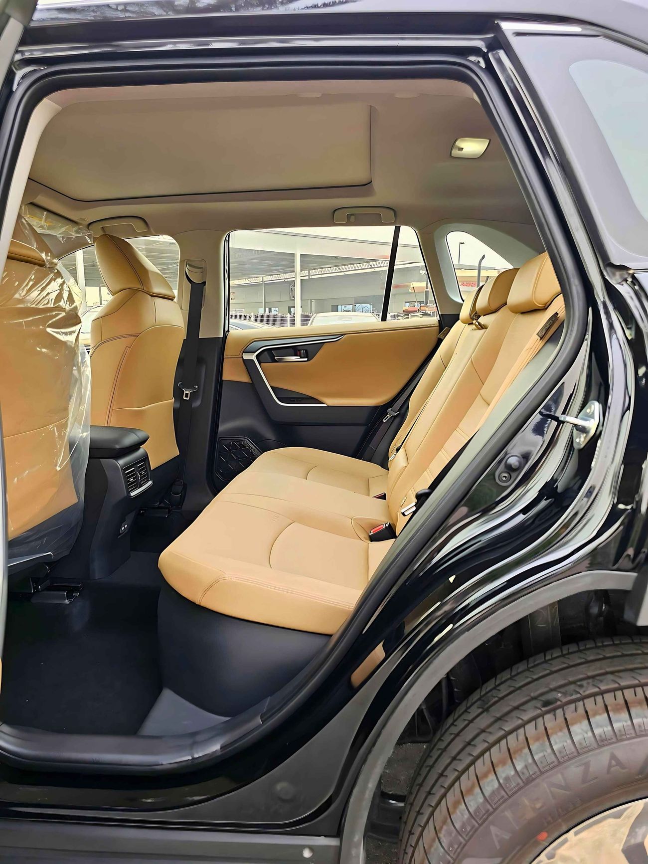 Toyota RAV4 LTD, 2.5L Hybrid, Driver Power Seat / Full Option With Panoramic Roof (CODE # 68043)