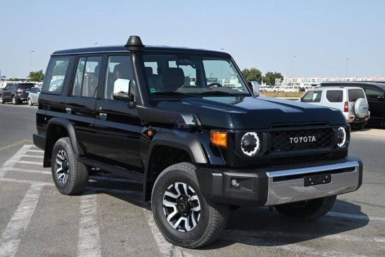 تويوتا لاند كروزر 70 76 Hardtop G 4.0L Petrol 5 Seater Automatic