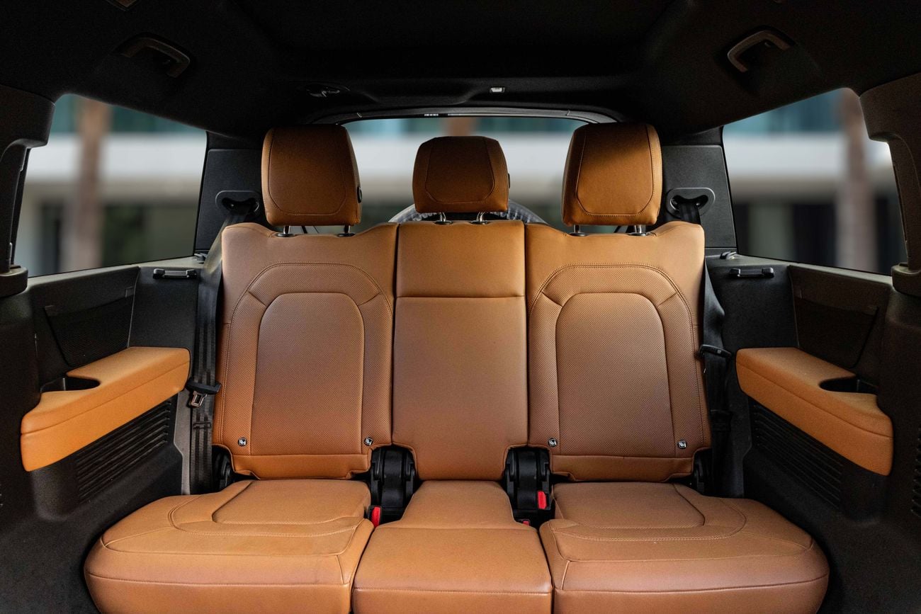 لاند روفر ديفندر Defender P400 130 | 4,896 P.M | 0% Downpayment | 2028 WARRANTY!