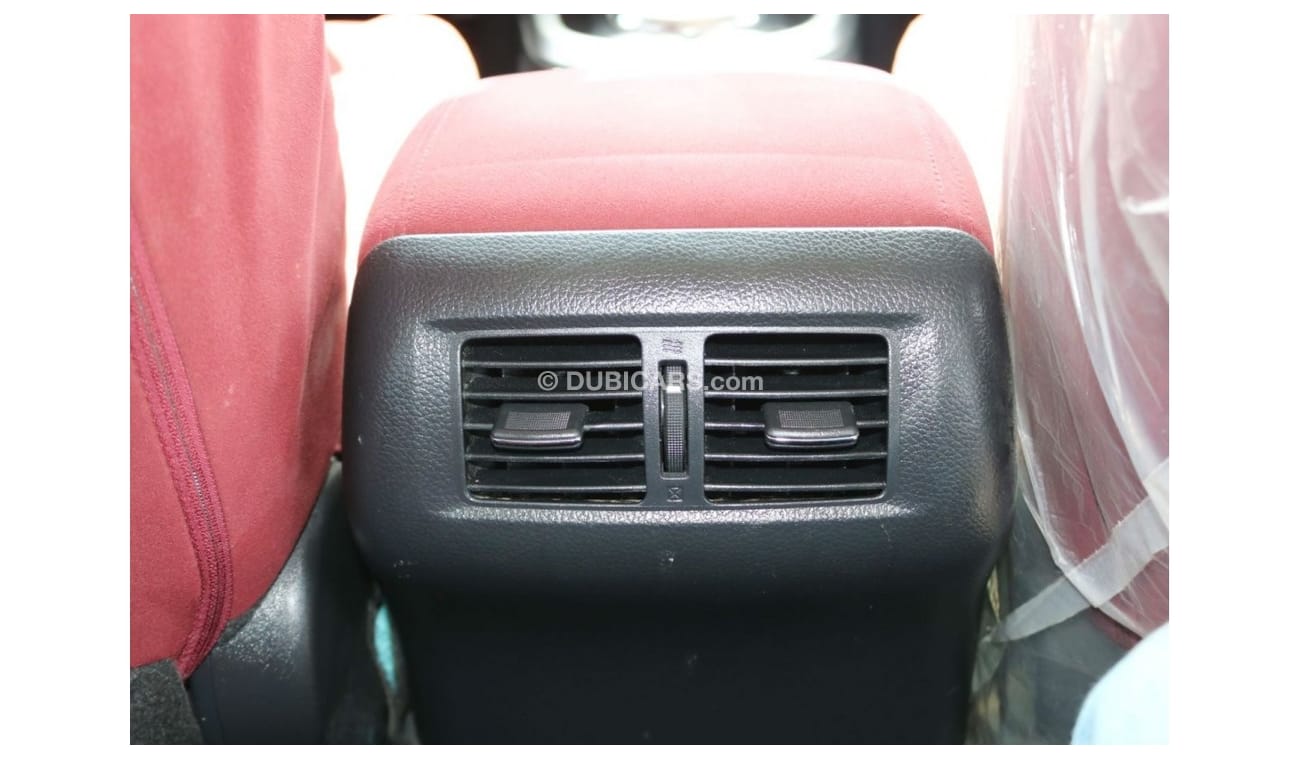 Nissan Navara 2017 | 4X2 DOUBLE CABIN AUTOMATIC GEAR PICKUP WITH GCC SPECS AND EXCELLENT CONDITION