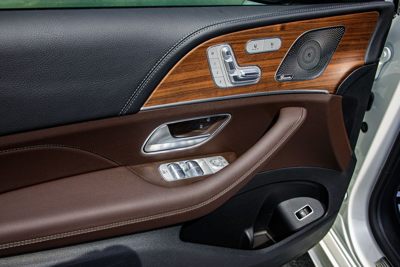 Mercedes-Benz GLE 350 4MATIC NIGHT PACK. Local Registration + 10%