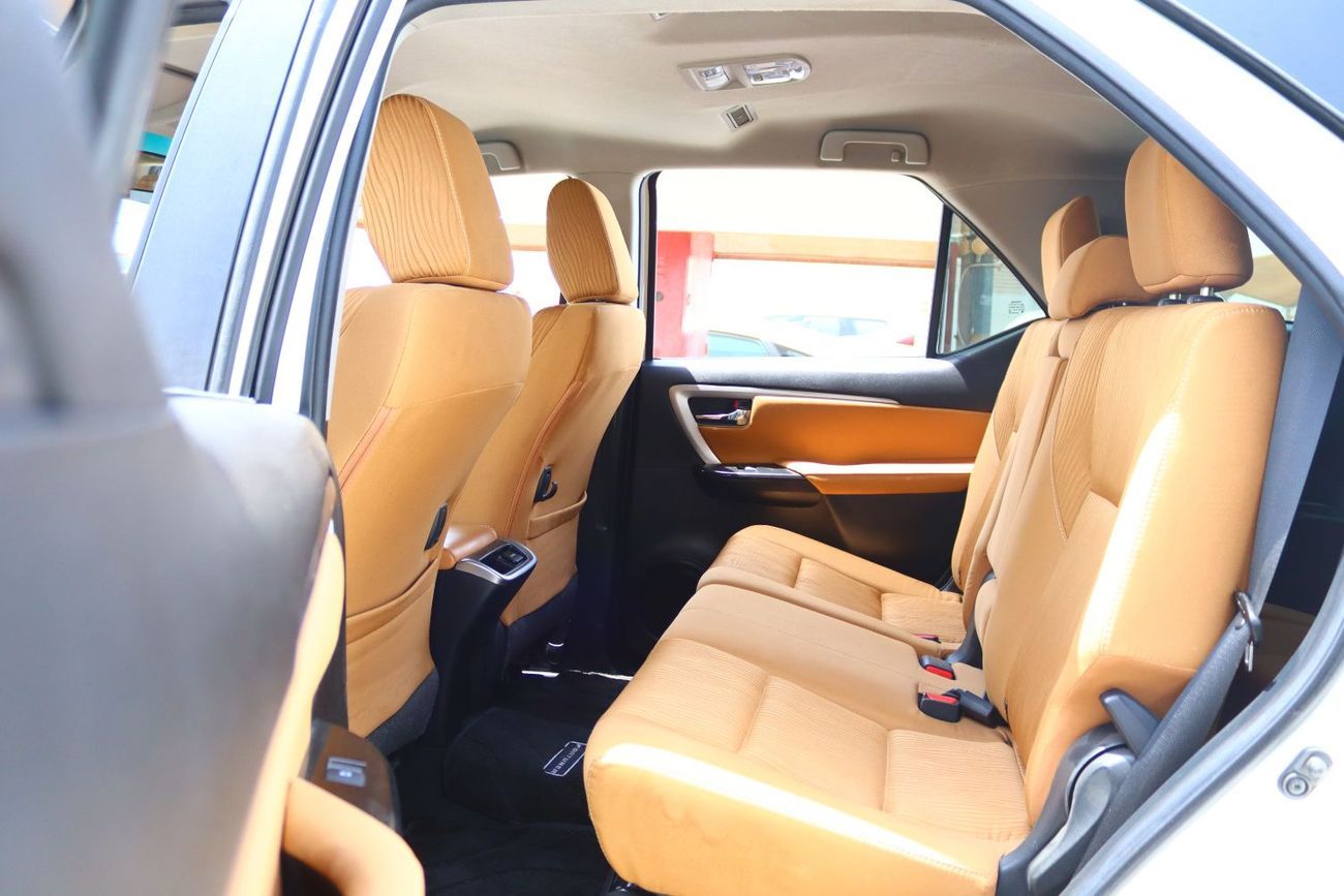 تويوتا فورتونر تيوتا فوتشنر موديل 2022خليجى بمحرك 4000  سى سى و6سلندر وممشى  KM 75000 بسعر 105000درهم