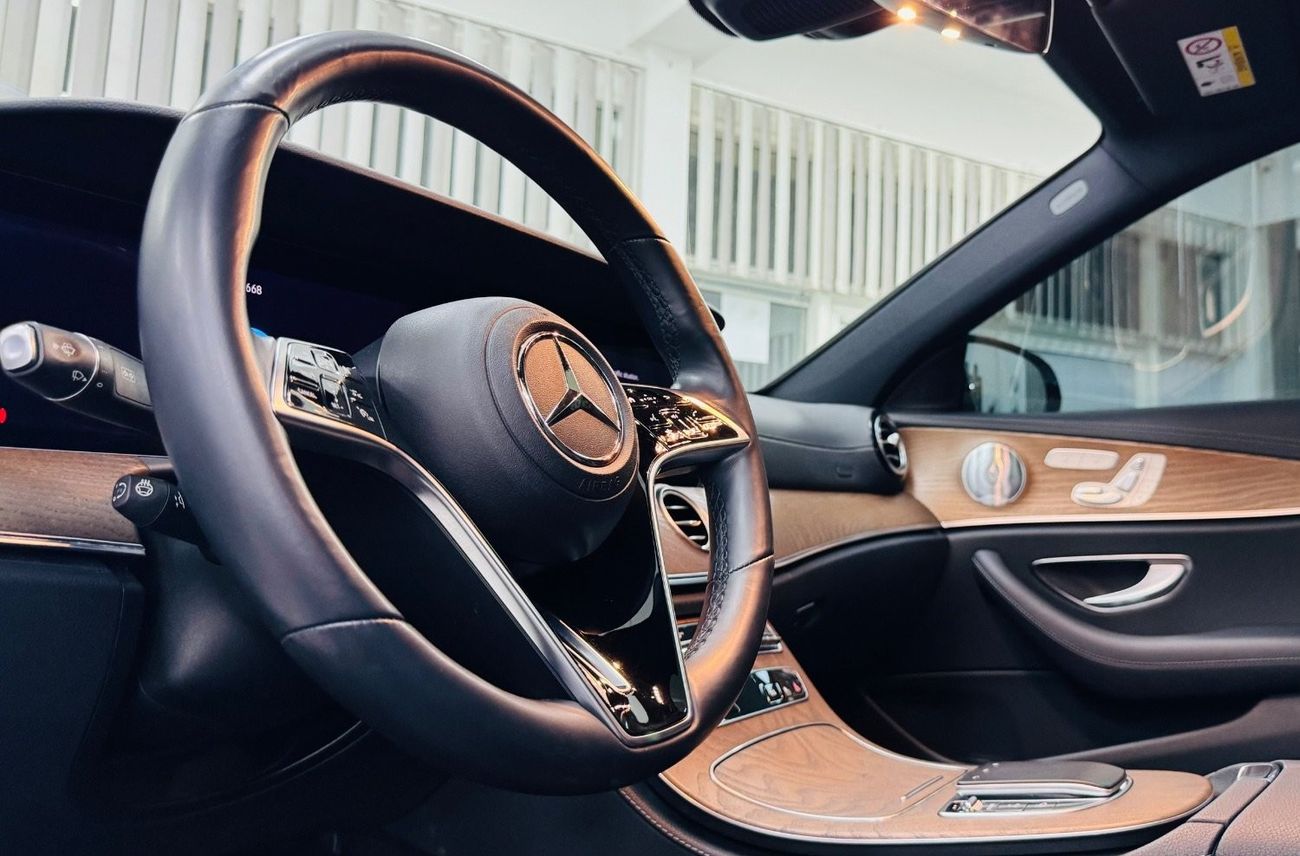 مرسيدس بنز E300 بريميوم