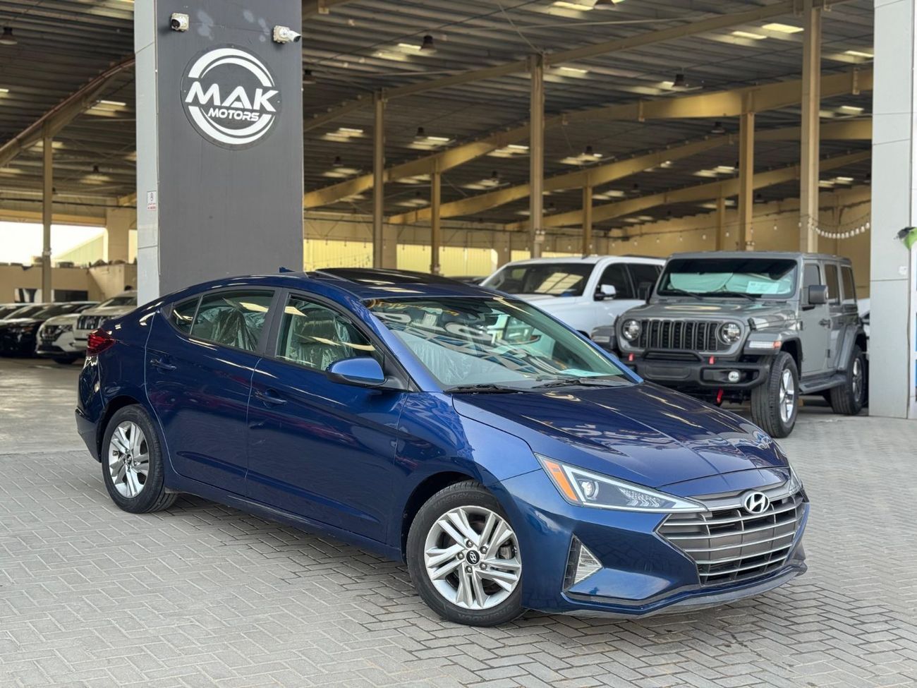 هيونداي إلانترا GLS 2.0L SEL / V4 2.0L / FULL OPTION / SUNROOF / RADAR / ROAD ASSIST / REMOTE START