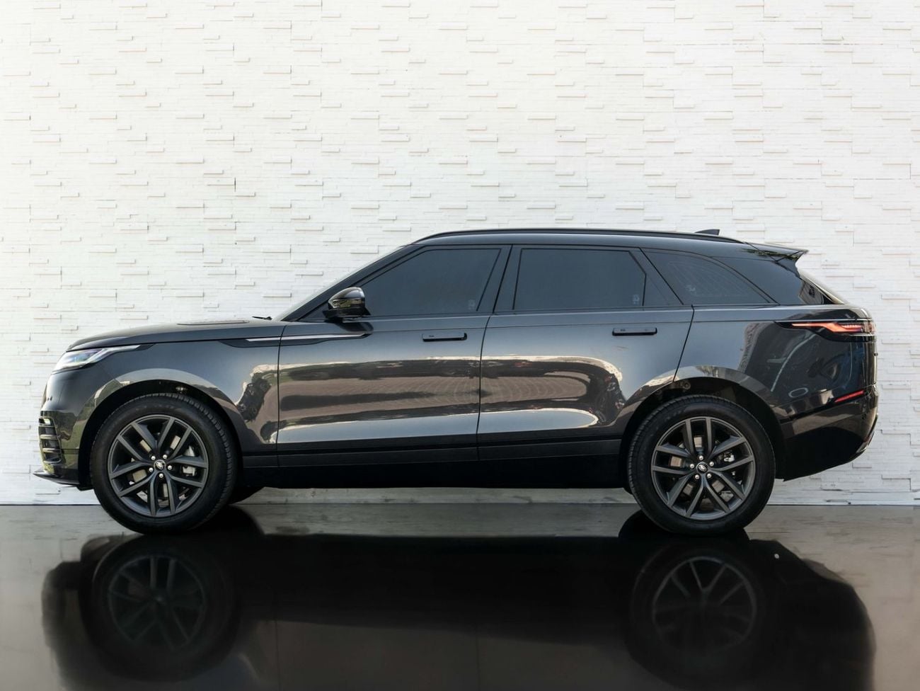 لاند روفر رينج روفر فيلار DYNAMIC SE Land Rover Range Rover Velar 2024