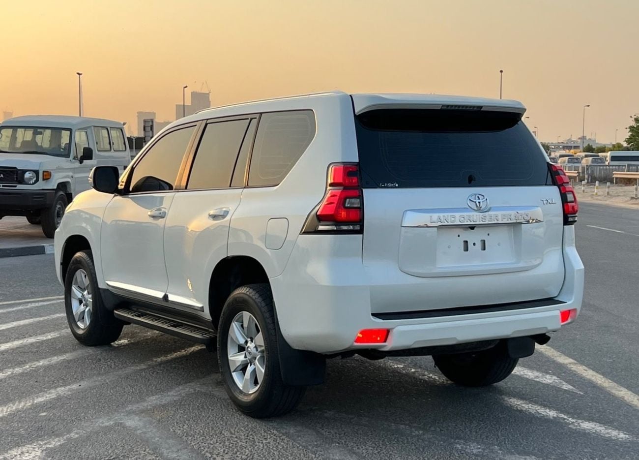 Toyota Prado 2018 Toyota Prado TXL 2.7L V4- AWD 4x4 - No accident  Rear Camera & Sensor -Leather Seat -