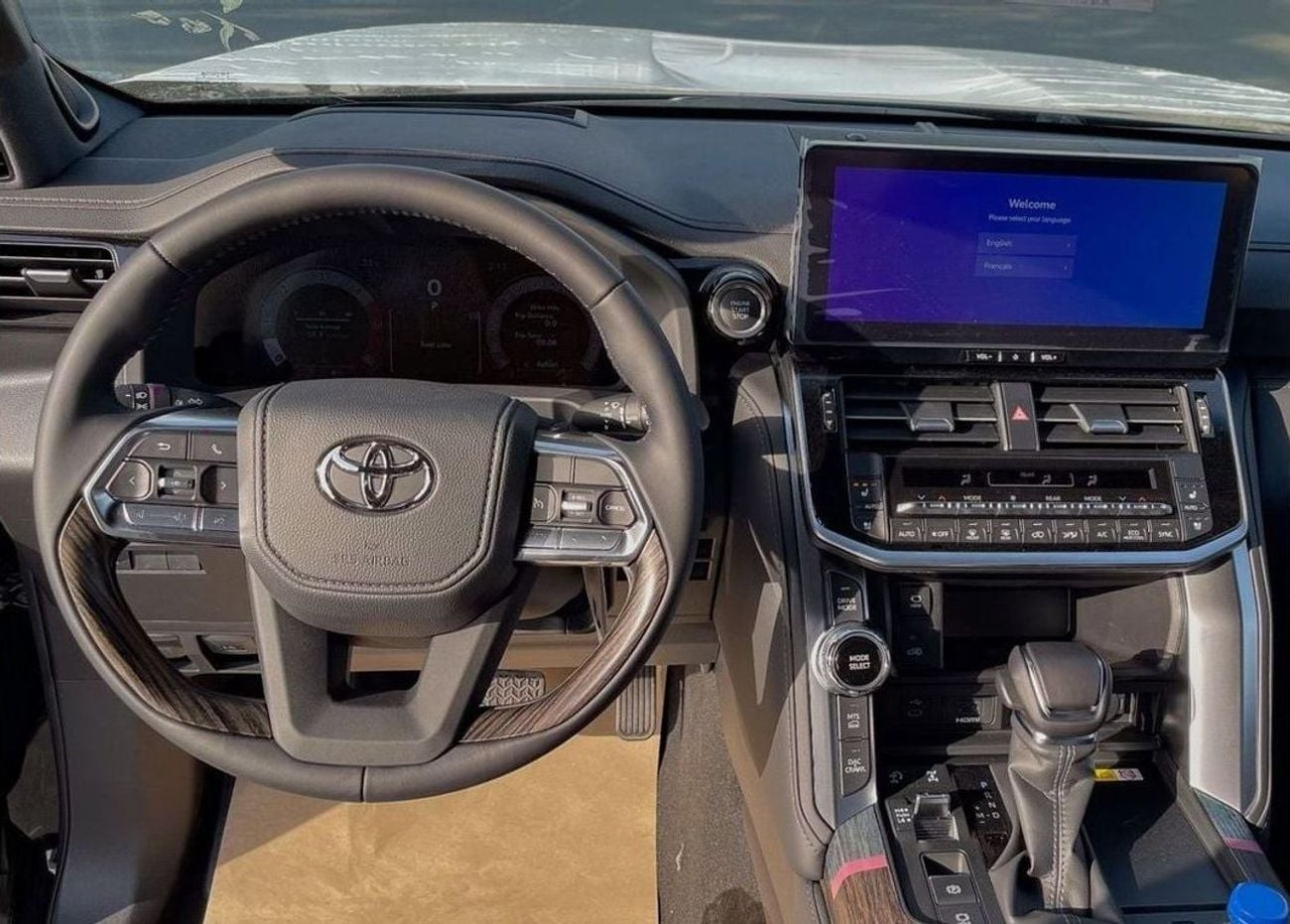 تويوتا لاند كروزر LC300 3.3 VXR TT DSL 2025 MODEL