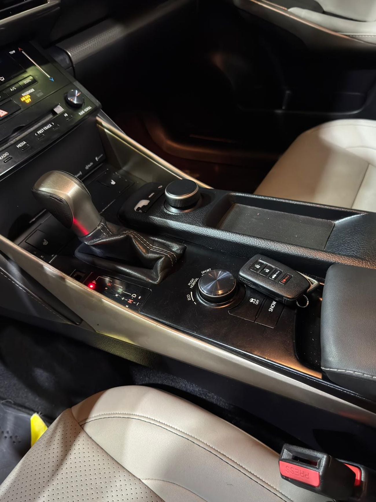 لكزس IS 250 F Sport 2.5L