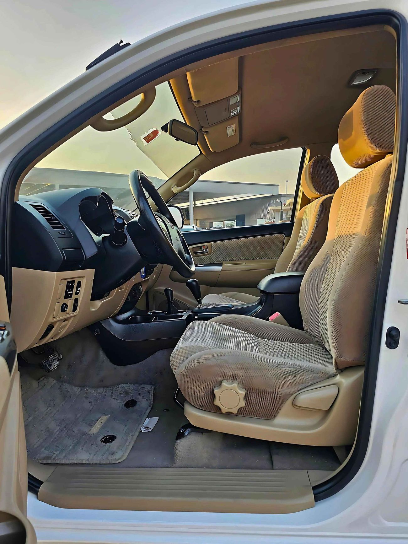 Toyota Fortuner V4 GCC/ 4WD/ LOW MILEAGE/ SINGLE OWNER/ NON ACCIDENT/ EXCELLENT CONDITION/ LOT# 65624