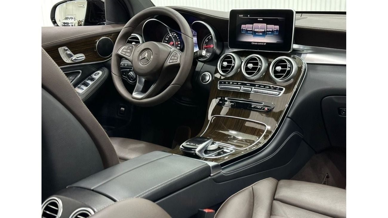 مرسيدس بنز GLC 300 2017 Mercedes-Benz GLC 300 AMG, Full Mercedes Service History, Warranty, GCC