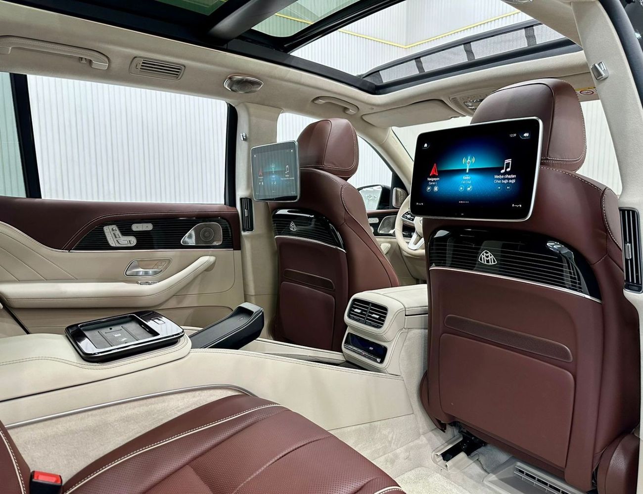 Mercedes-Benz GLS 600 2023 Mercedes Maybach GLS 600 EQ(Full Option), March 2025 Warranty