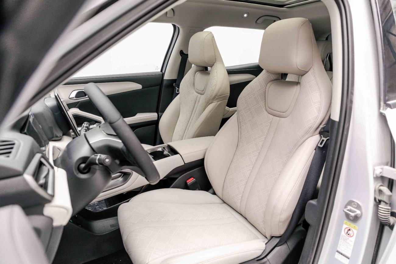 BYD Yuan Up Transcend - White Inside Beige | Export Only