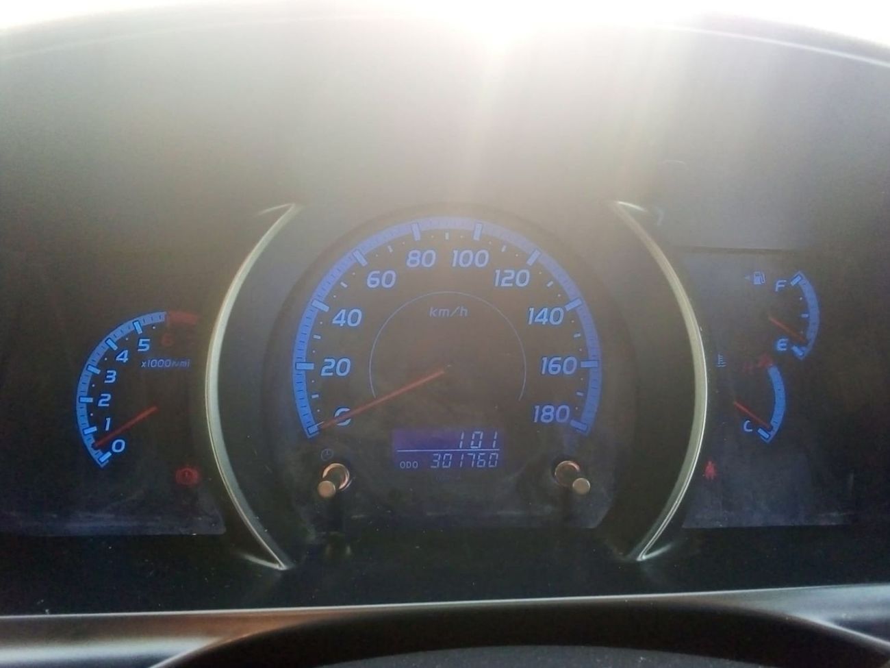 تويوتا هاياس TOYOTA HIACE VAN RIGHT HAND DRIVE (PM1648)