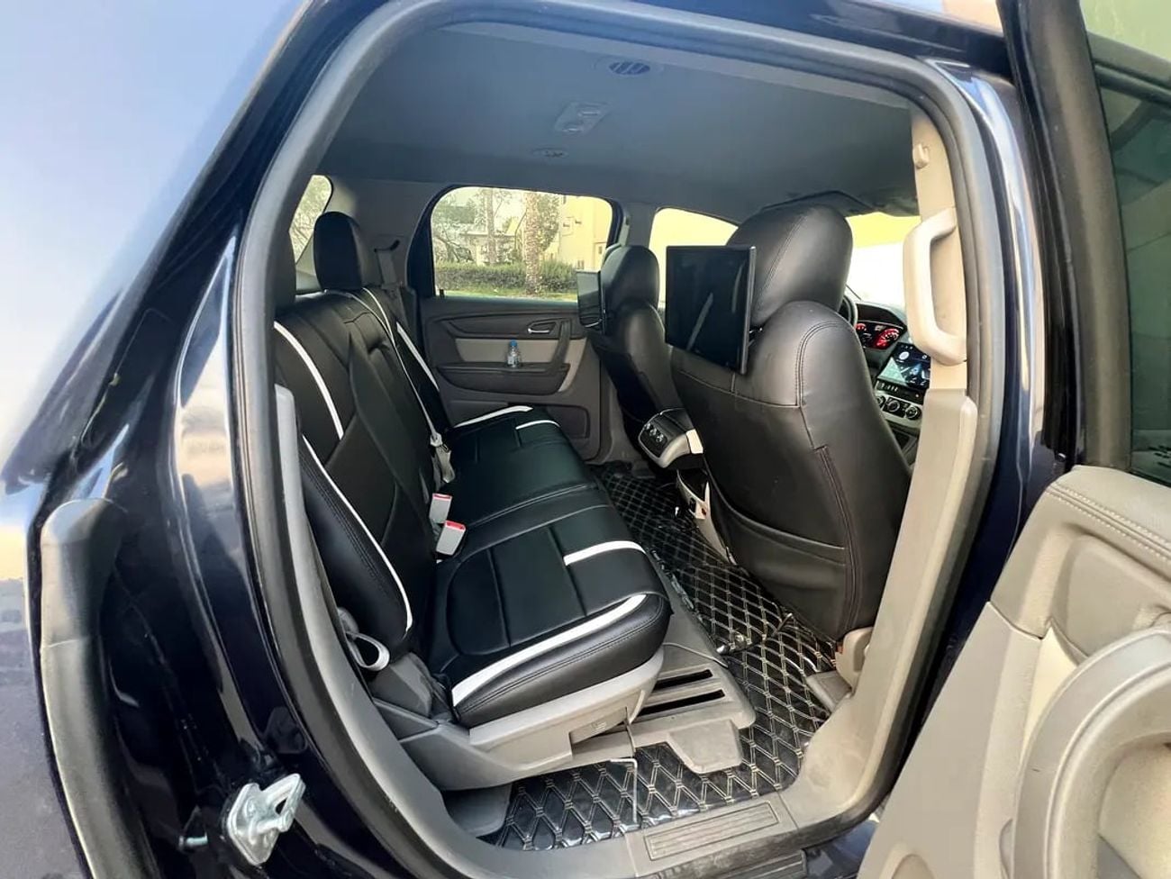 GMC Acadia SLE | GCC Specs | Well Maintained