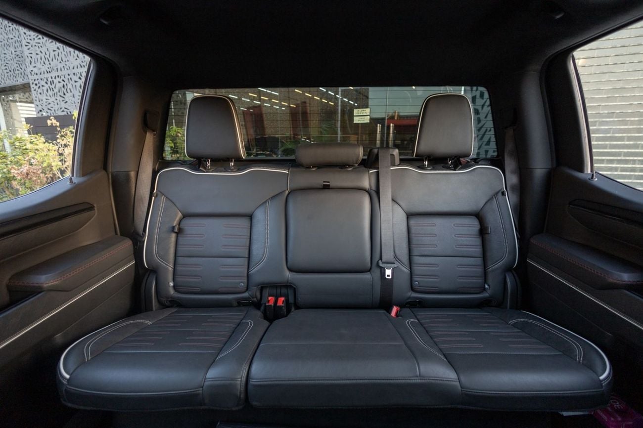 GMC Sierra GMC Sierra 1500 AT4x Double Cab (LOW MILEAGE) 2023 GCC | Agency Warranty | Service Contract