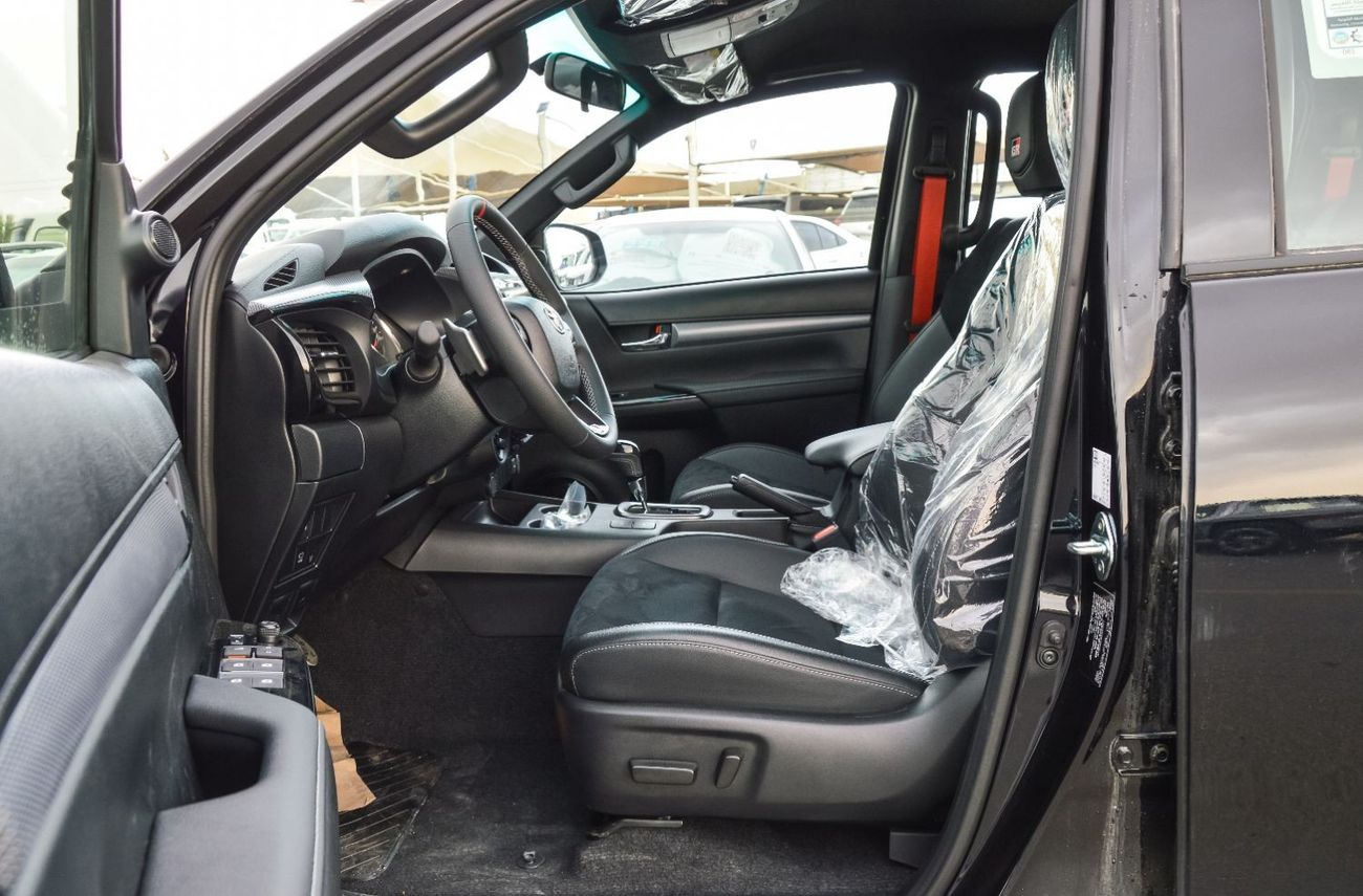 تويوتا هيلوكس TOYOTA HILUX GR SPORTS 2.8L 4WD DIESEL PICKUP 2024