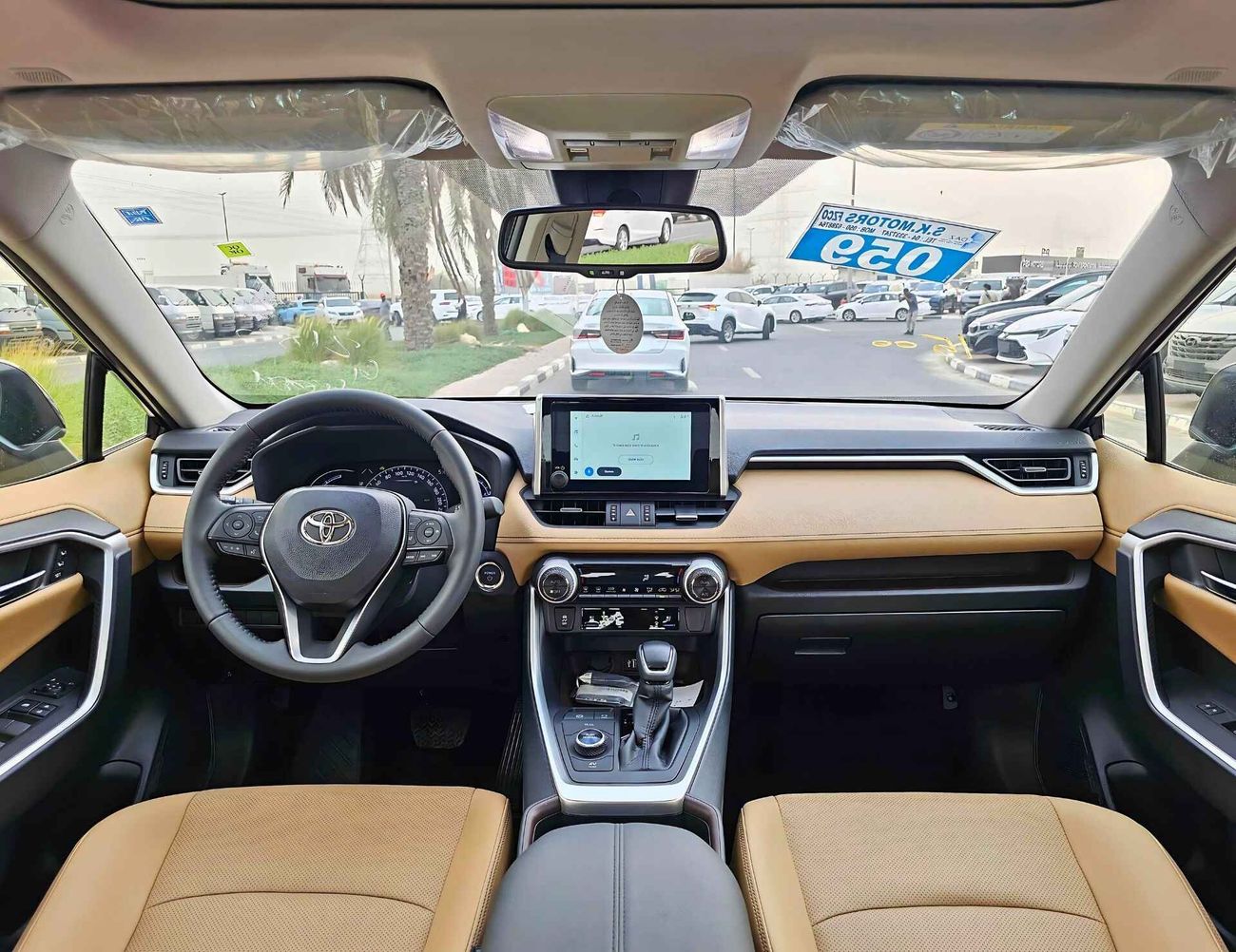 Toyota RAV4 LTD, 2.5L Hybrid, Driver Power Seat / Full Option With Panoramic Roof (CODE # 68043)