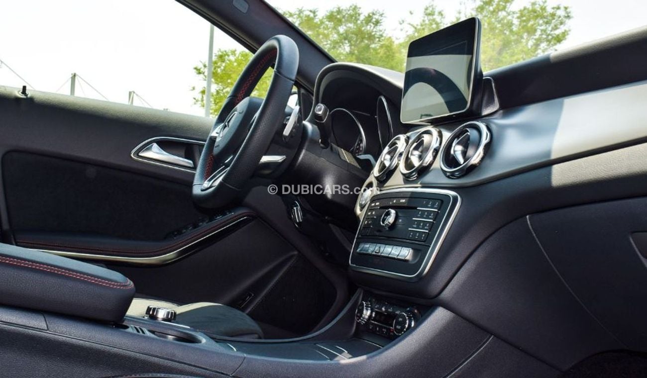 Mercedes-Benz GLA 180 Mercedes GLA180 AMG 2020