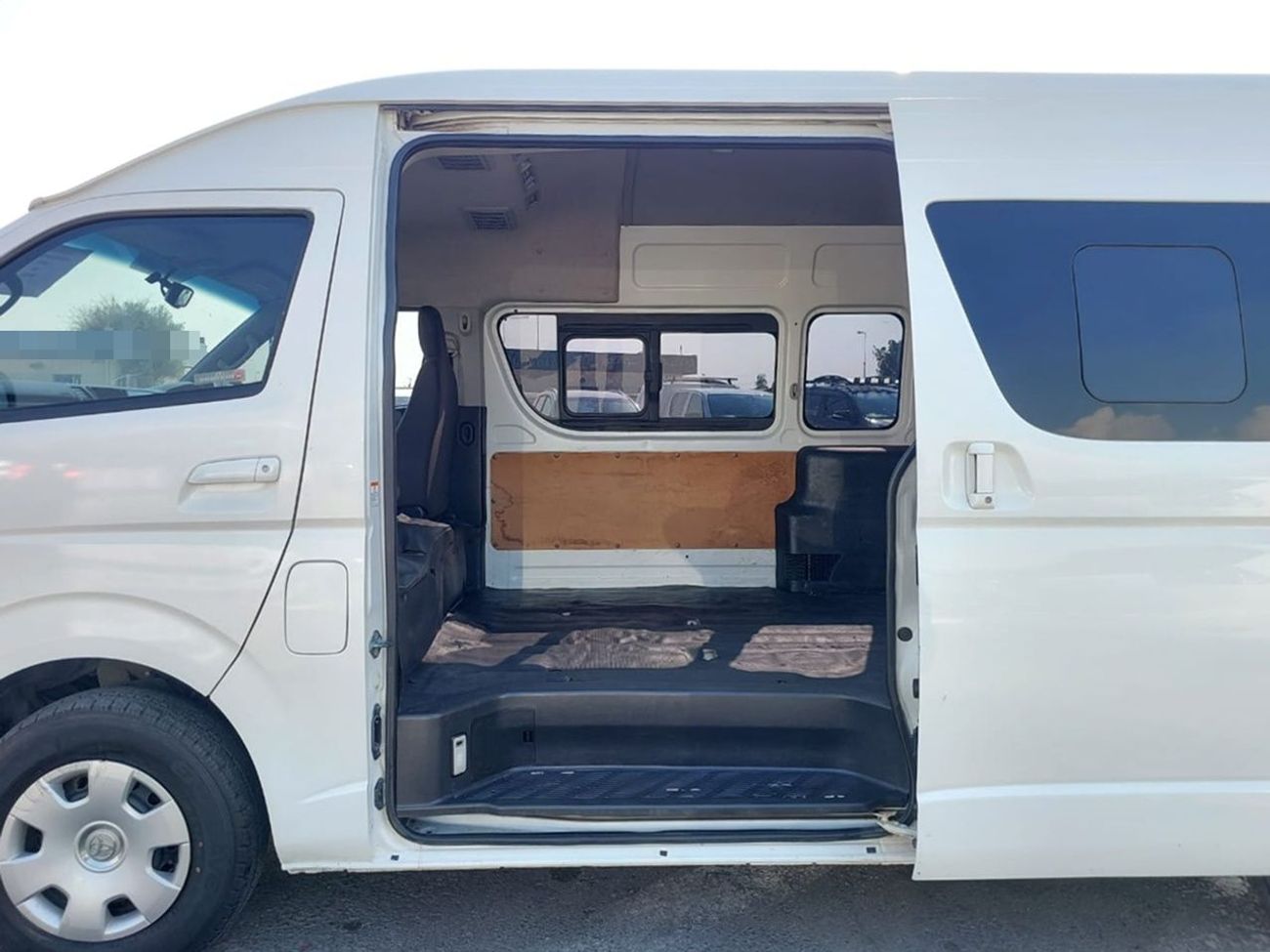 Toyota Hiace TOYOTA HIACE VAN RHD 2014 MODEL 3.0 L DIESEL AUTOMATIC(PM13716)