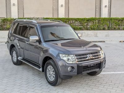 Mitsubishi Pajero Mitsubishi Pajero 2010 grey color LHD