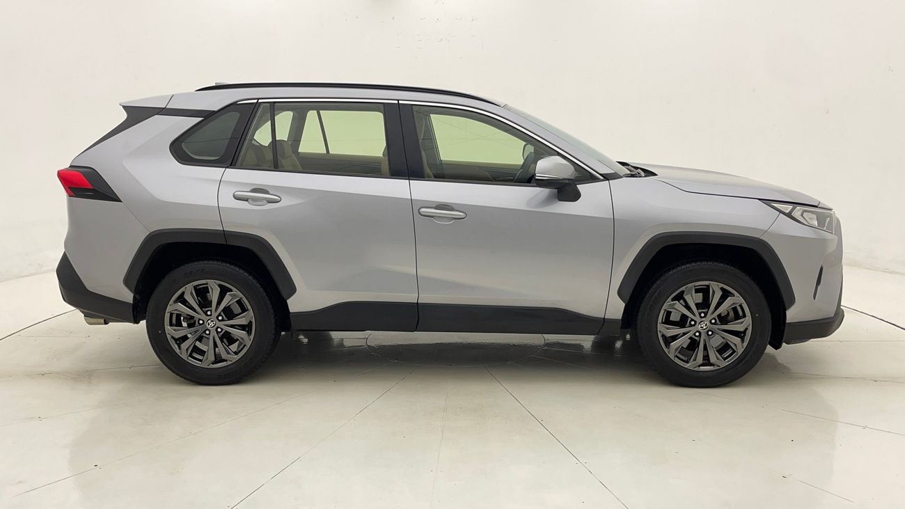 تويوتا راف ٤ VX 2.5 | بدون دفعة مقدمة | اختبار القيادة في المنزل