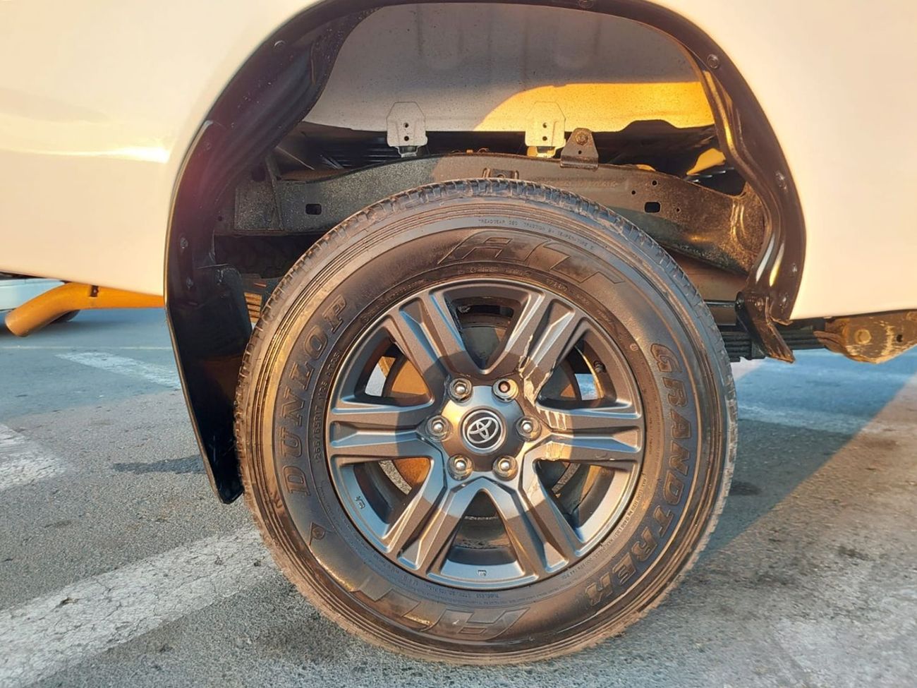 تويوتا هيلوكس TOYOTA HILUX PICKUP RHD 2022 MODEL 2.8 L DIESEL AUTOMATIC(PM73616)