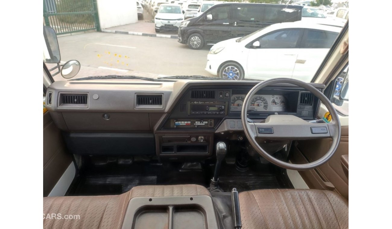 نيسان كارافان VRMGE24-059863 || NISSAN	CARAVAN	1992 DX || SILVER	CC 2700	, DIESEL	KMS 77375,	RHD MANUAL