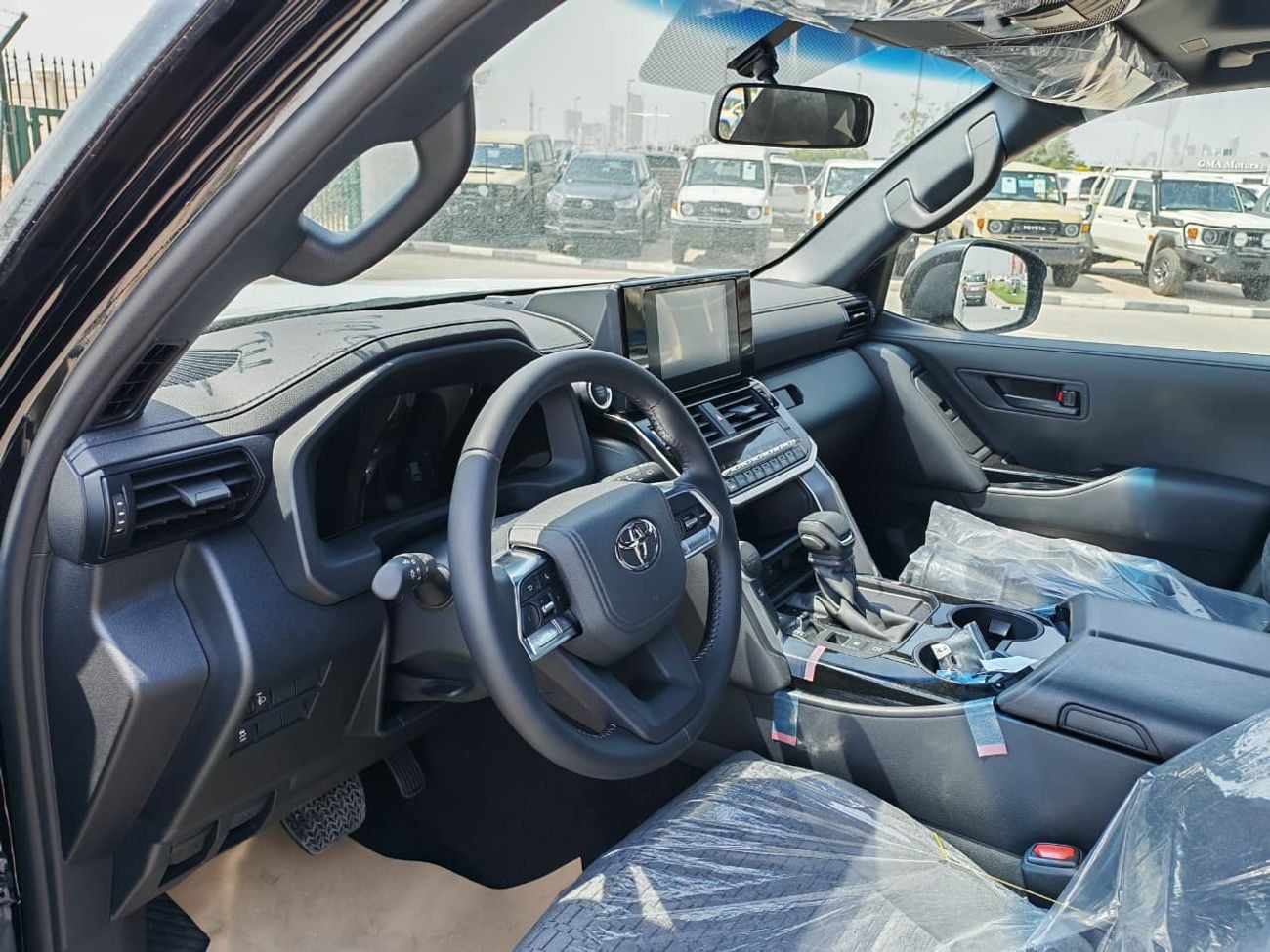 تويوتا لاند كروزر 2025 Toyota Land Cruiser LC300 GXR with Sunroof 4.0L V6 Petrol A/T 4WD Export Only