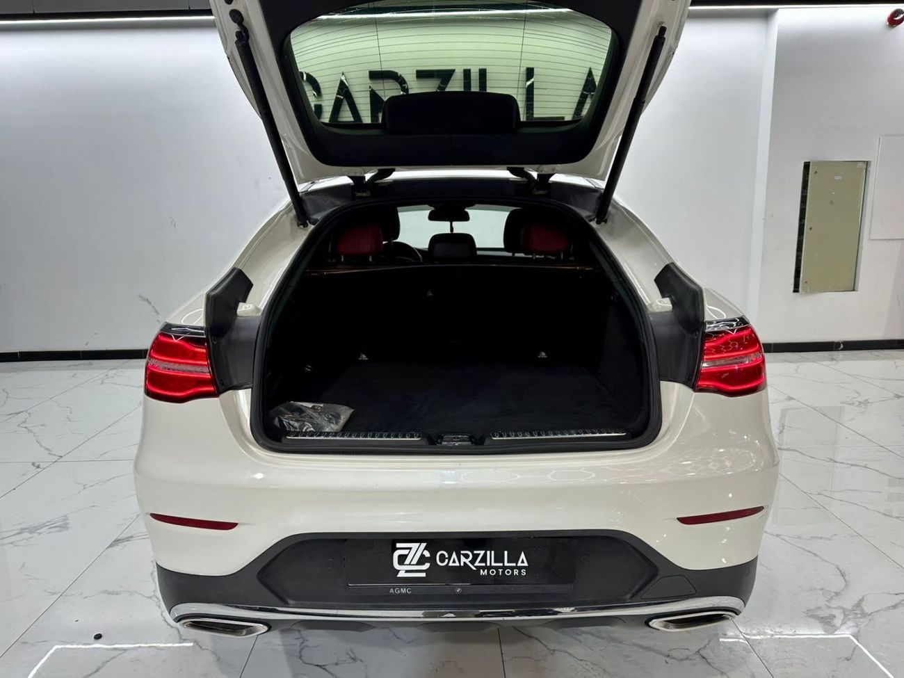 مرسيدس بنز GLC 250 4MATIC 2.0L