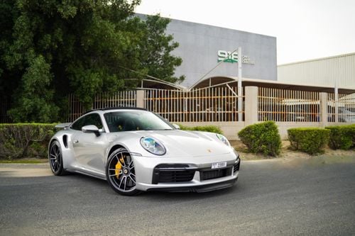 Porsche 911 Turbo S 3.8L (640 HP) Coupe