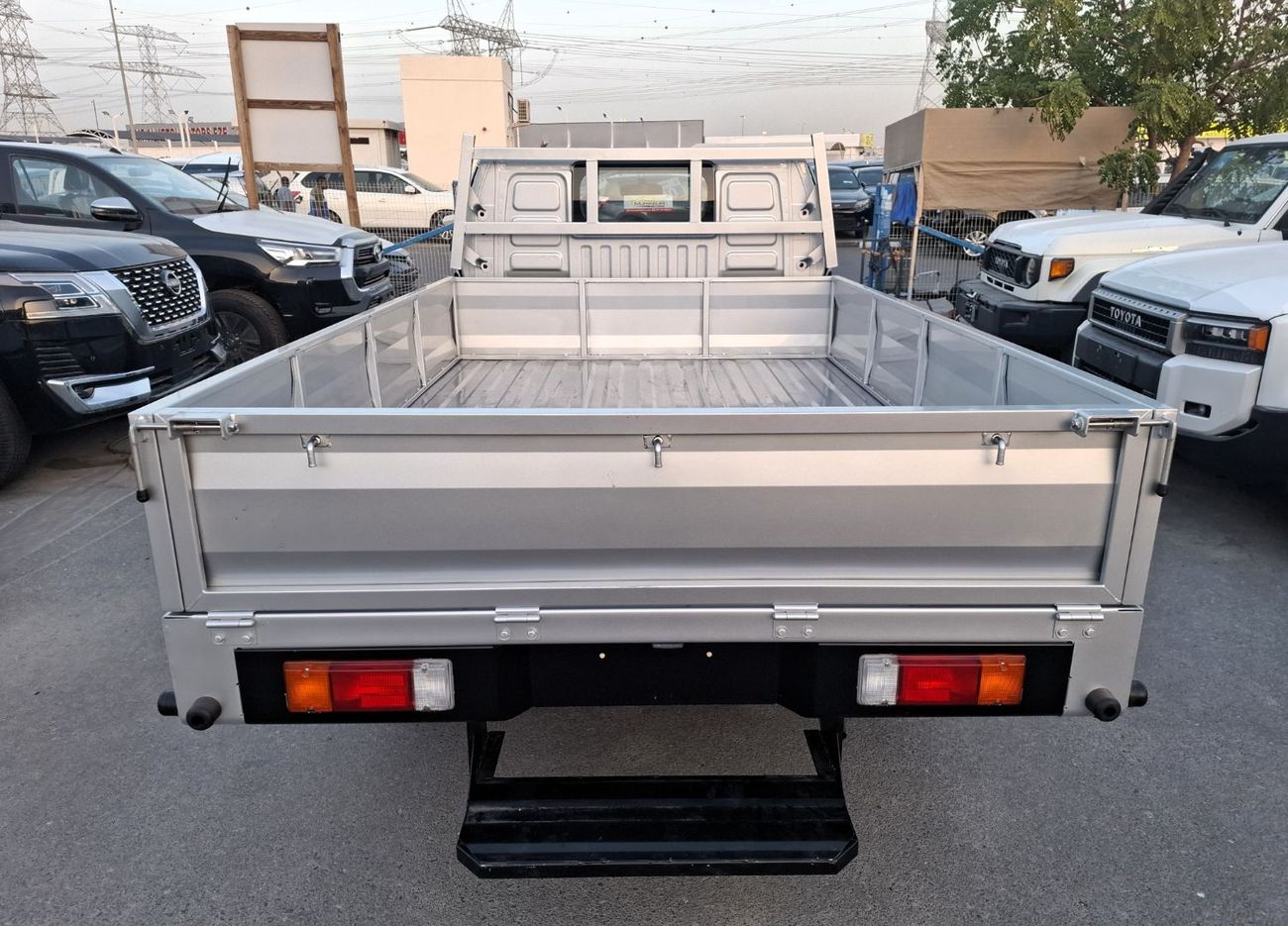 تويوتا تاماراو Toyota Hilux Tamaraw 2.4L 2026 SC Pickup Diesel Silver