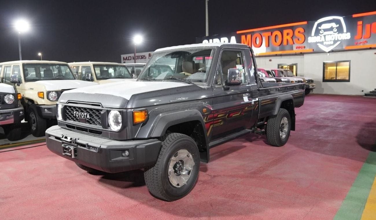 Toyota Land Cruiser Pick Up TOYOTA LC PICKUP SC 4.0L PETROL AUTOMATIC TRANSMISSION 2024 FULL OPTION WITH LED LIGHTS
