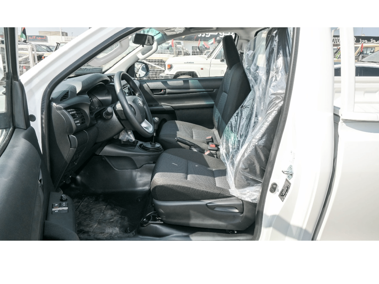 Toyota Hilux ECT0094 - Toyota Hilux SCab DLX - 2.4L Dsl Mt 4wd - White/Red