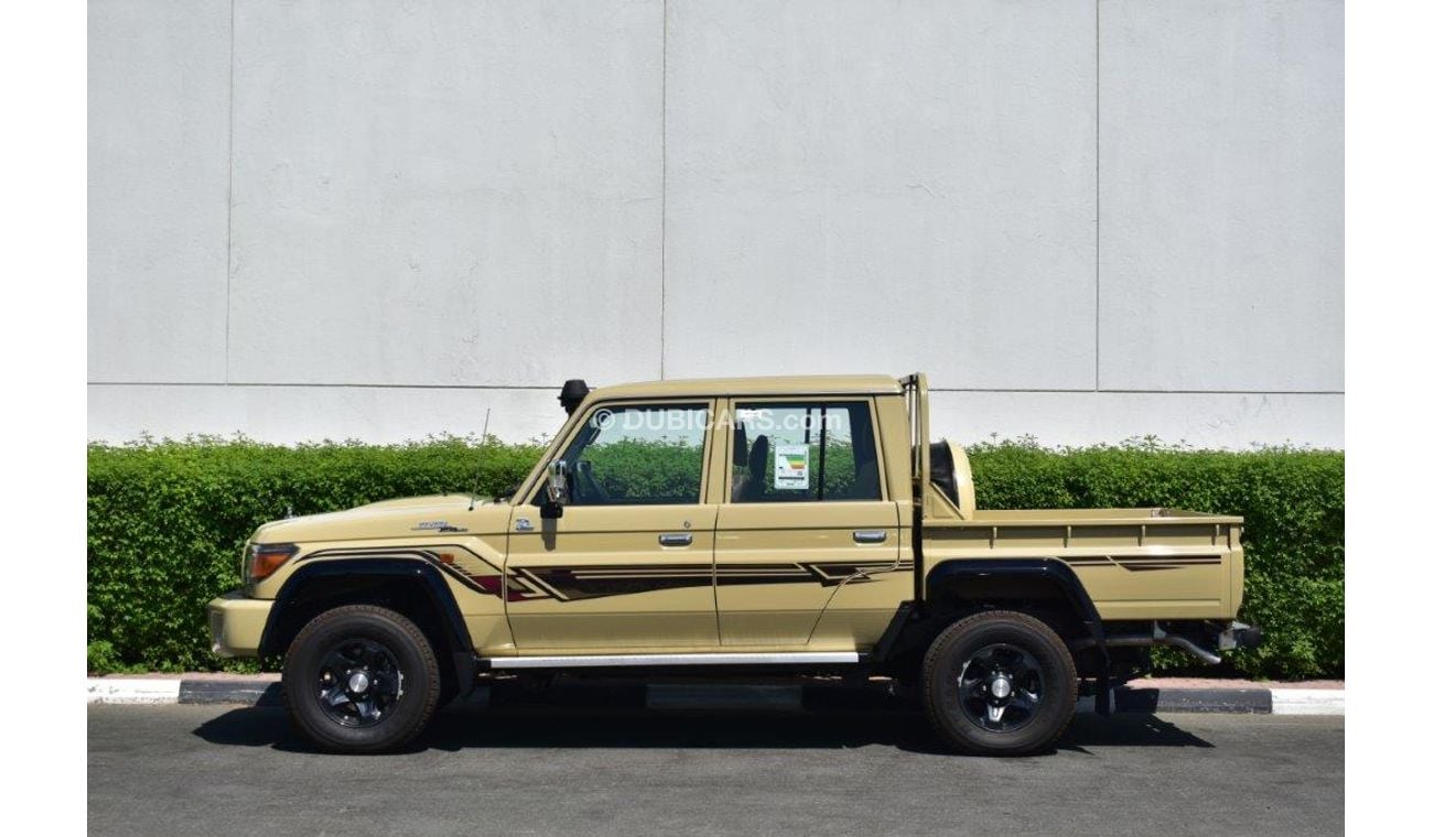 تويوتا لاند كروزر بيك آب Double Cab Lx V6 4.0L 70th Anniversary Edition