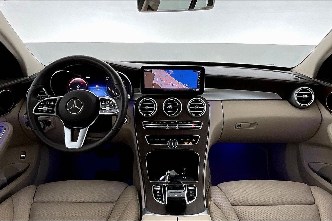 Mercedes-Benz C 200 Premium + (AMG Line)