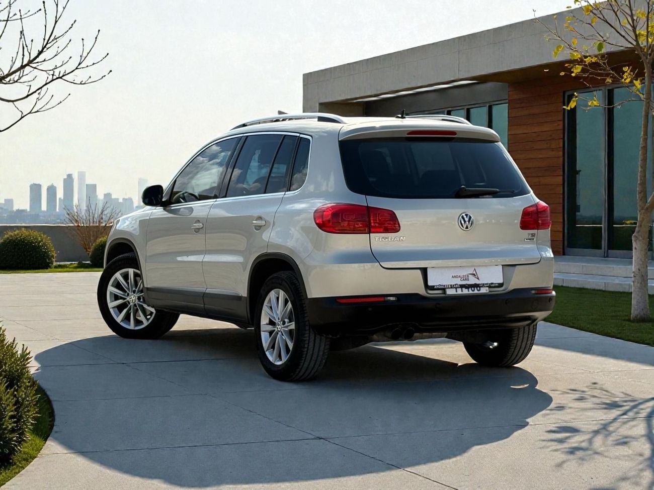 Volkswagen Tiguan 1.4 TSI Life VOLKSWAGEN TIGUAN 1.4L TSI A/T | 2016 | GCC SPECS
