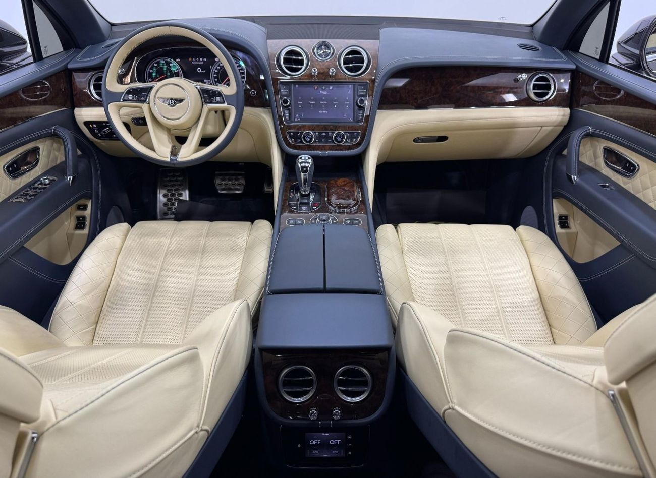 بنتلي بينتايجا First Edition W12 2017 Bentley Bentayga First Edition W12, 2025 Warranty, 2027 Service Pack, Very Lo